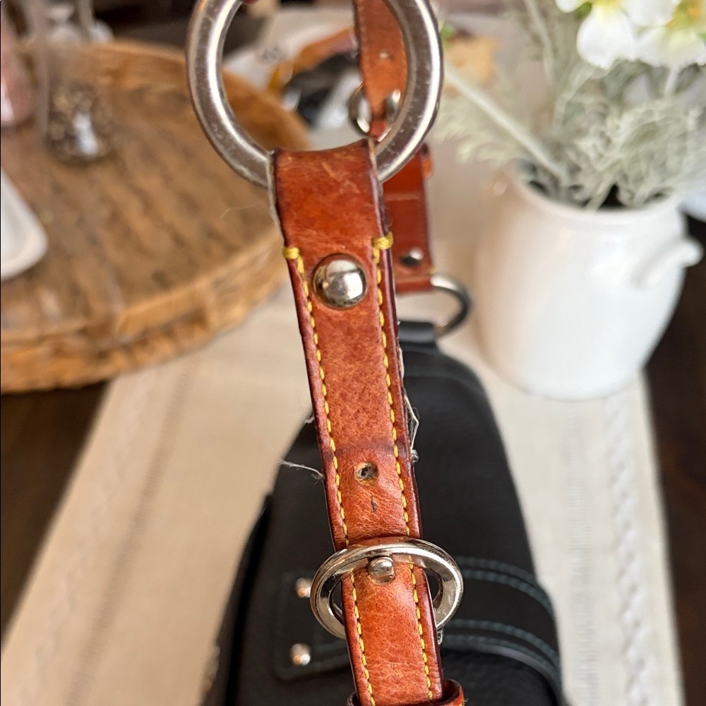 Vintage Coach Chelsea Black Pebbled Leather Shoulder - Picture 3 of 15